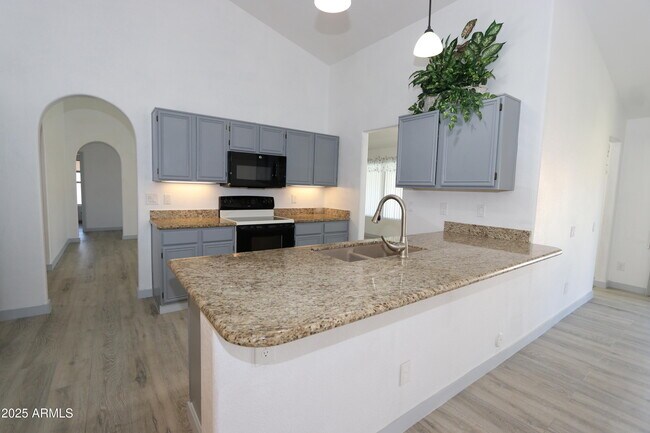 Foto del edificio - 4308 E Princeton Ave