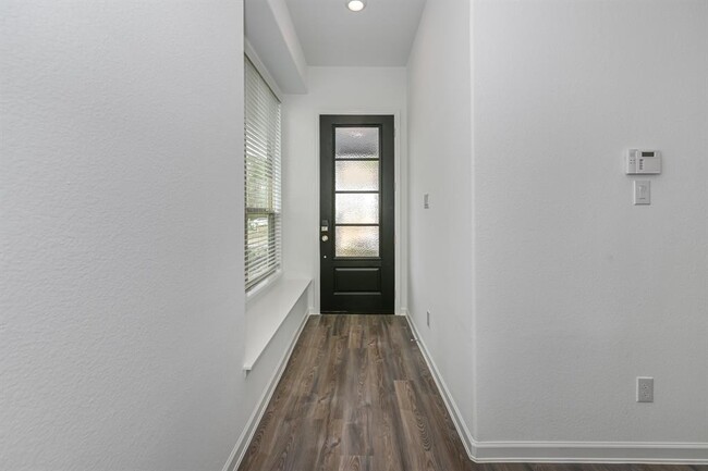 Building Photo - 658 Aspen Falls Ct
