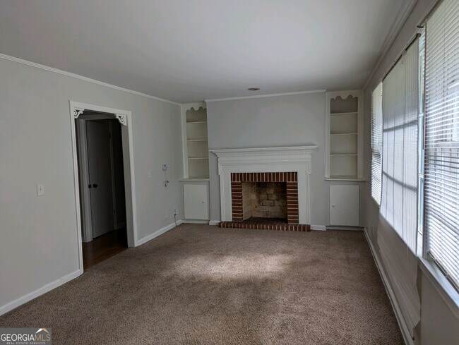Foto del edificio - 2971 Crestline Dr