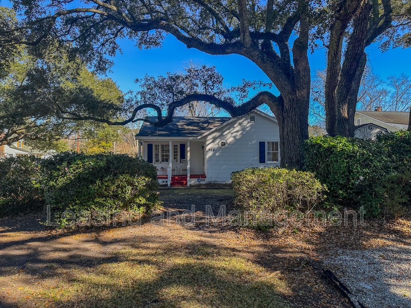 Photo - 422 Riverland Drive