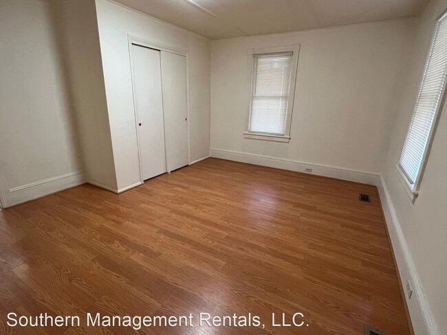 Building Photo - 4 br, 1 bath House - 411 Chestnut St  #1