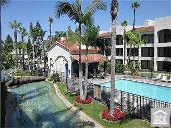 Foto principal - 11600 Warner Ave