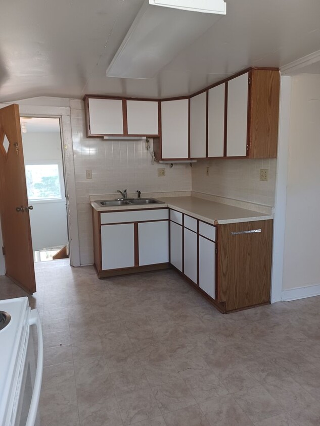 Primary Photo - 209 East St