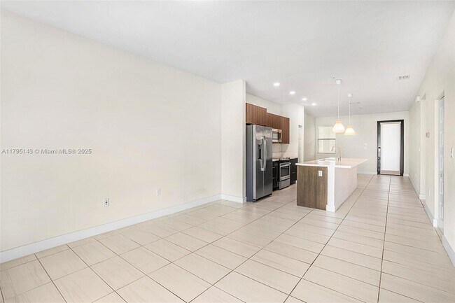 Foto del edificio - 7865 NW 104th Ave