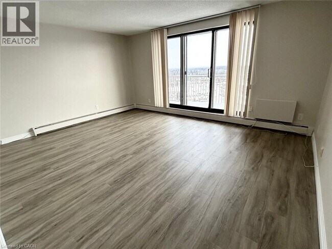 Photo du bâtiment - 75 York St