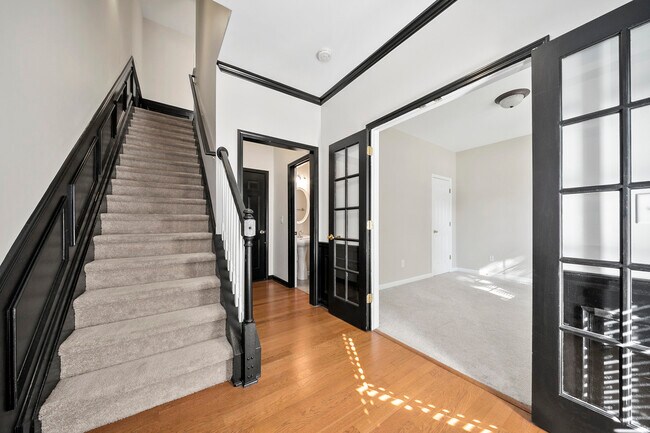 Building Photo - 3305 Chastain Gardens Dr NW