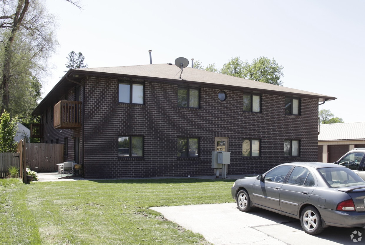 Building Photo - 1725 Park St