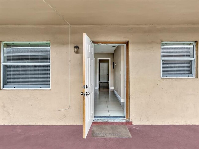 Foto del edificio - 705 SW 15th Ave