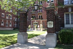 1 Bedrooms available! Beautiful! - 1943 N Summit Ave