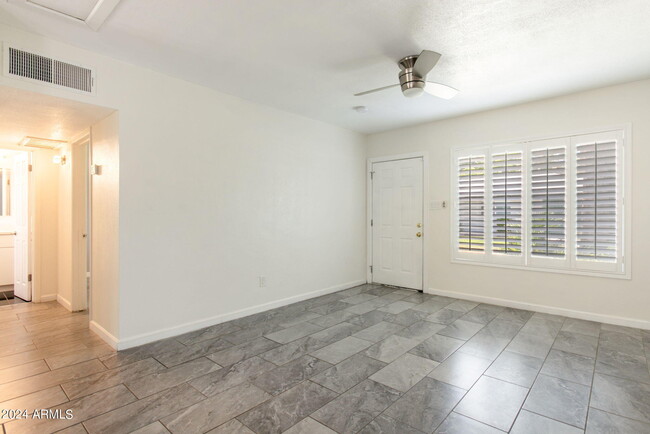Foto del edificio - 518 E Roanoke Ave