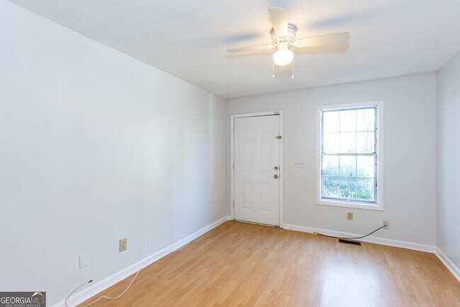 Foto del edificio - 656 Bellemeade Ave NW
