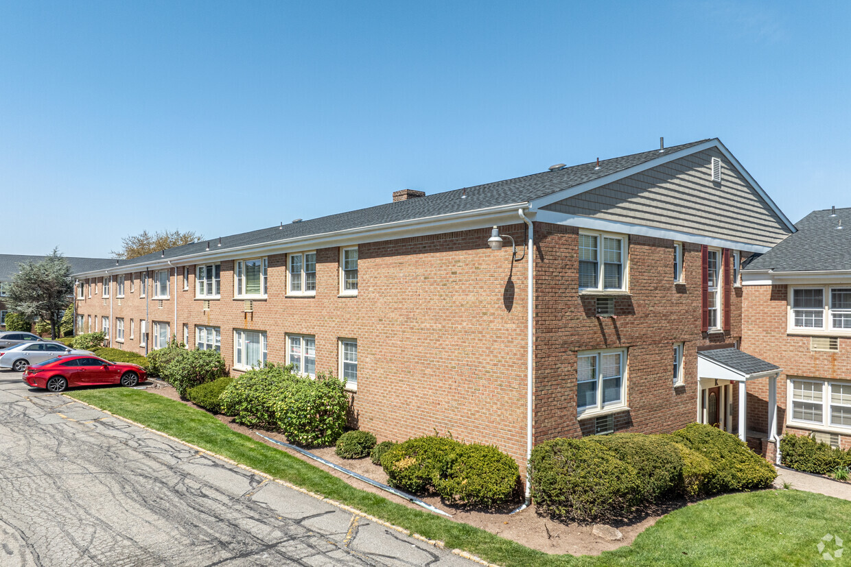 Primary Photo - Williamsburg South Condominiums