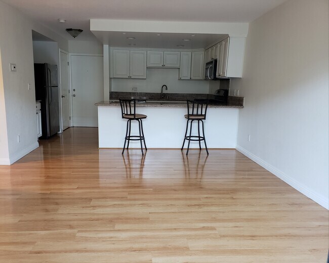 Foto del edificio - 12629 Caswell Ave