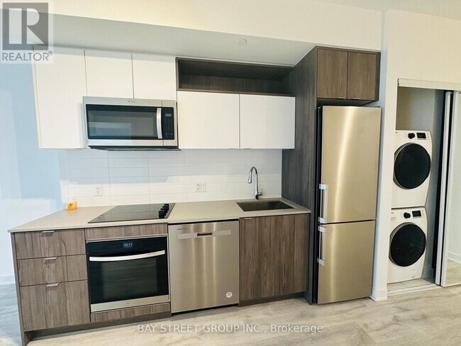 Photo du bâtiment - 100 Dalhousie St