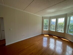 Building Photo - 31 Greenridge Ave
