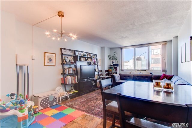 Building Photo - 345 E 93rd St