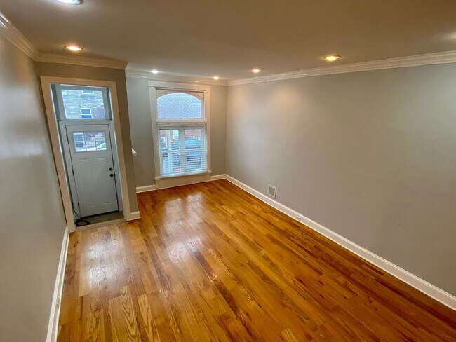 Building Photo - Remodeled 2 Bedroom Townhome in Highlandtown!