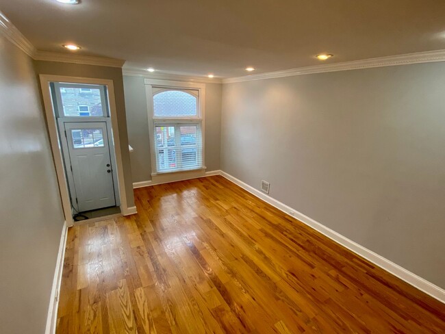 Foto del edificio - Remodeled 2 Bedroom Townhome in Highlandtown!