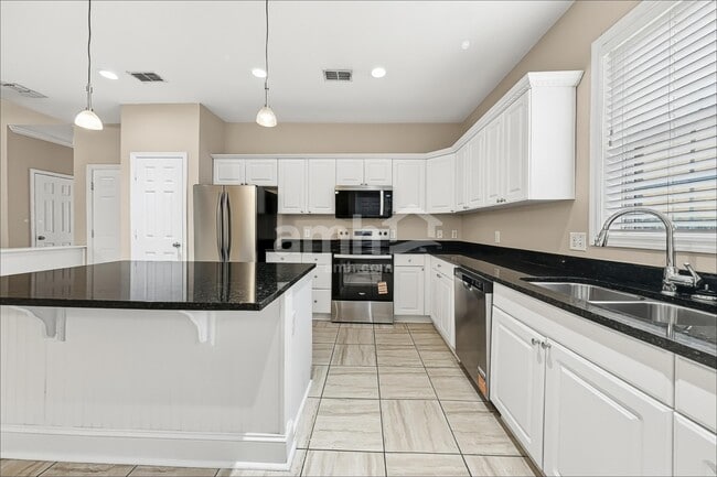 Foto del edificio - 45 Wintergreen Dr