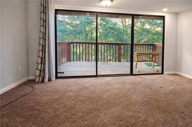 Building Photo - 3575 Oakvale Rd