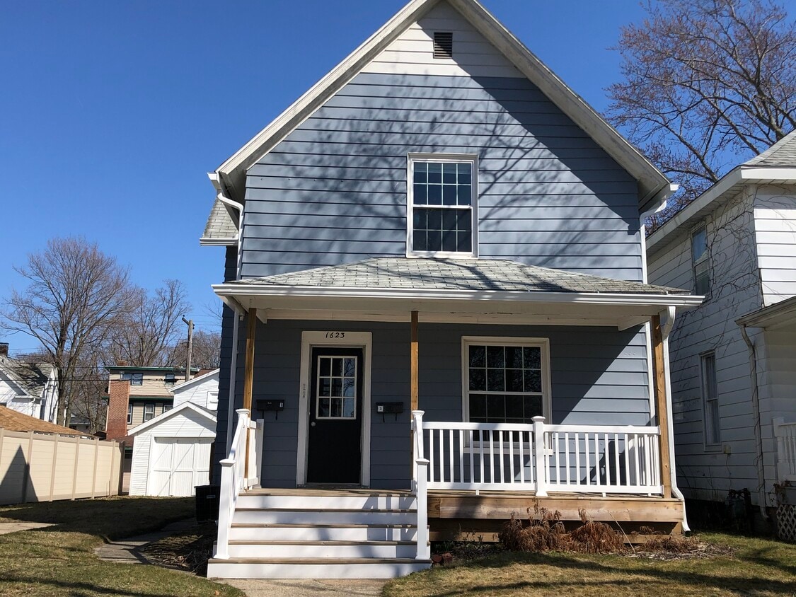 Primary Photo - 1623 S State St