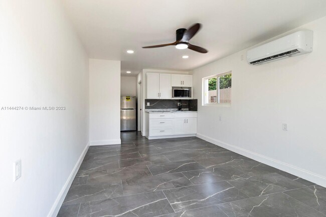 Foto del edificio - 2039 SW 60th Ct