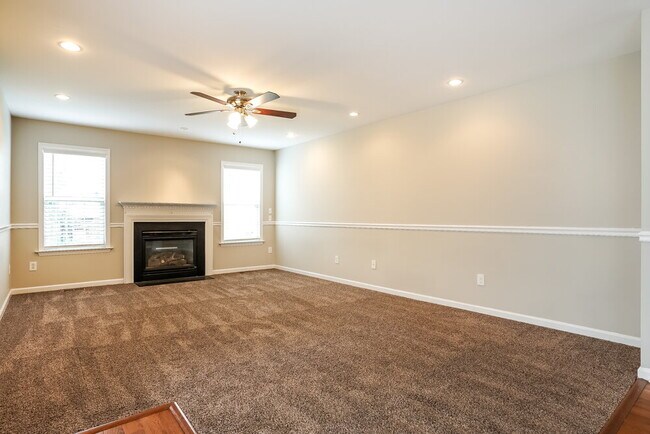 Building Photo - 6412 Willowlawn Dr