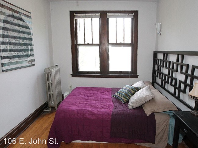 Foto del edificio - 1 br, 1 bath Apartment - 106 E. John St.