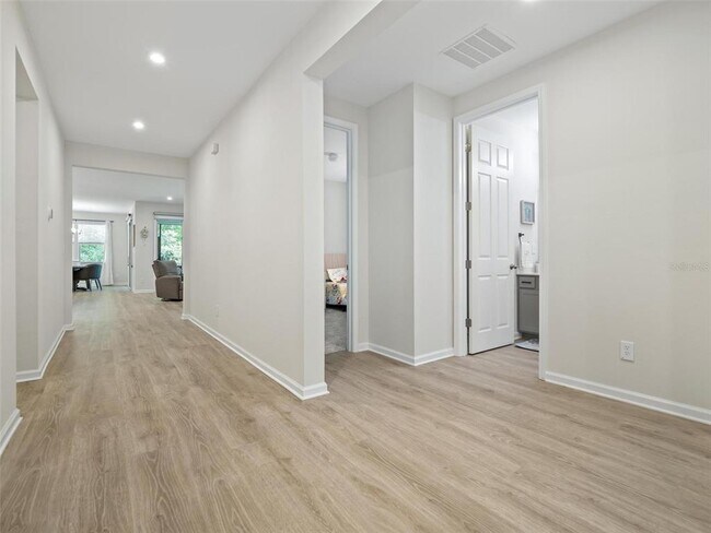 Foto del edificio - 73 Moana Ct E