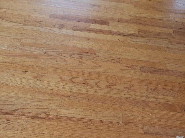 Foto del edificio - 57-18 253rd St