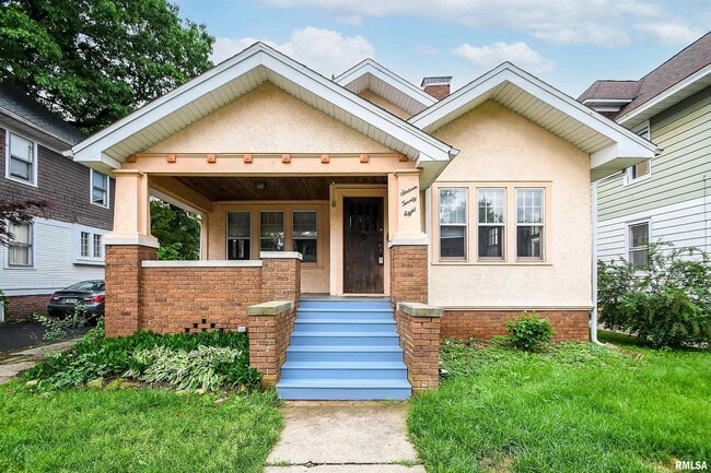 Building Photo - 1628 W Callender Ave