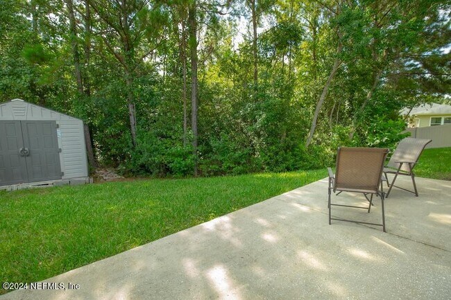 Building Photo - 2527 Eisner Dr