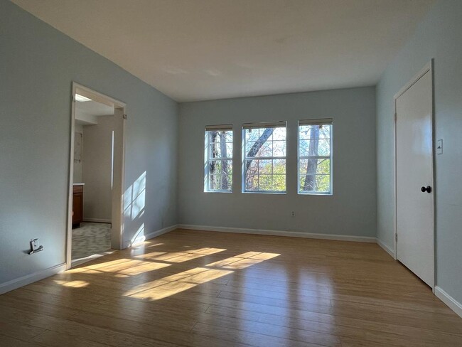Building Photo - 1806 Key Blvd