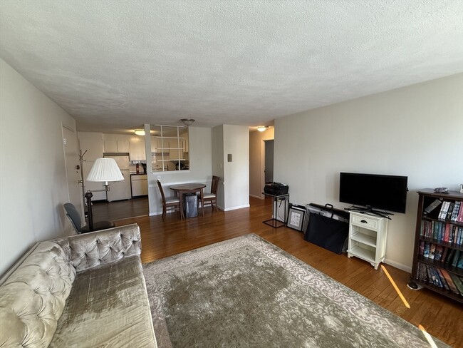 Building Photo - 24 Patten St