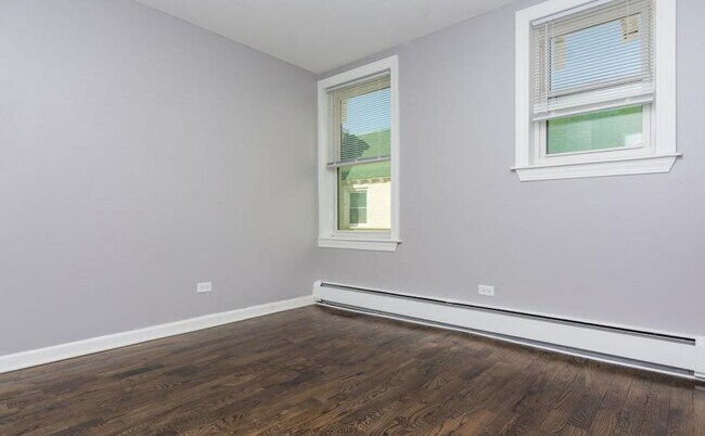 Building Photo - 1 bedroom in Chicago IL 60649