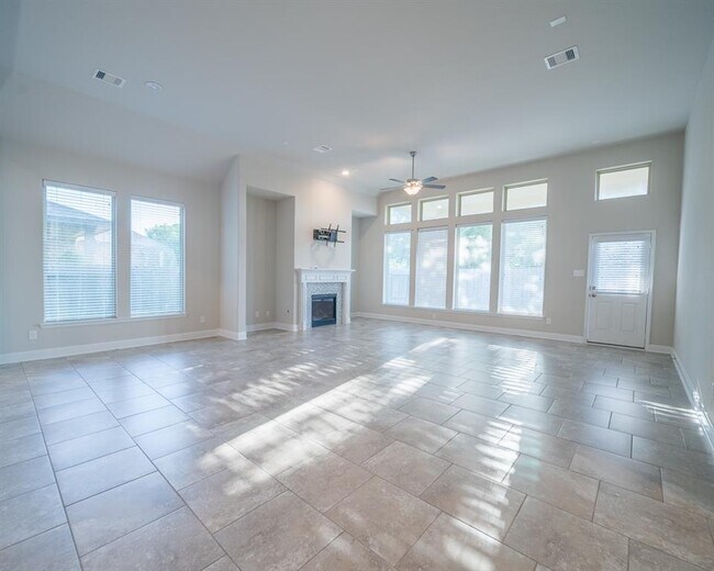 Building Photo - 3209 Harvest Oak Trl