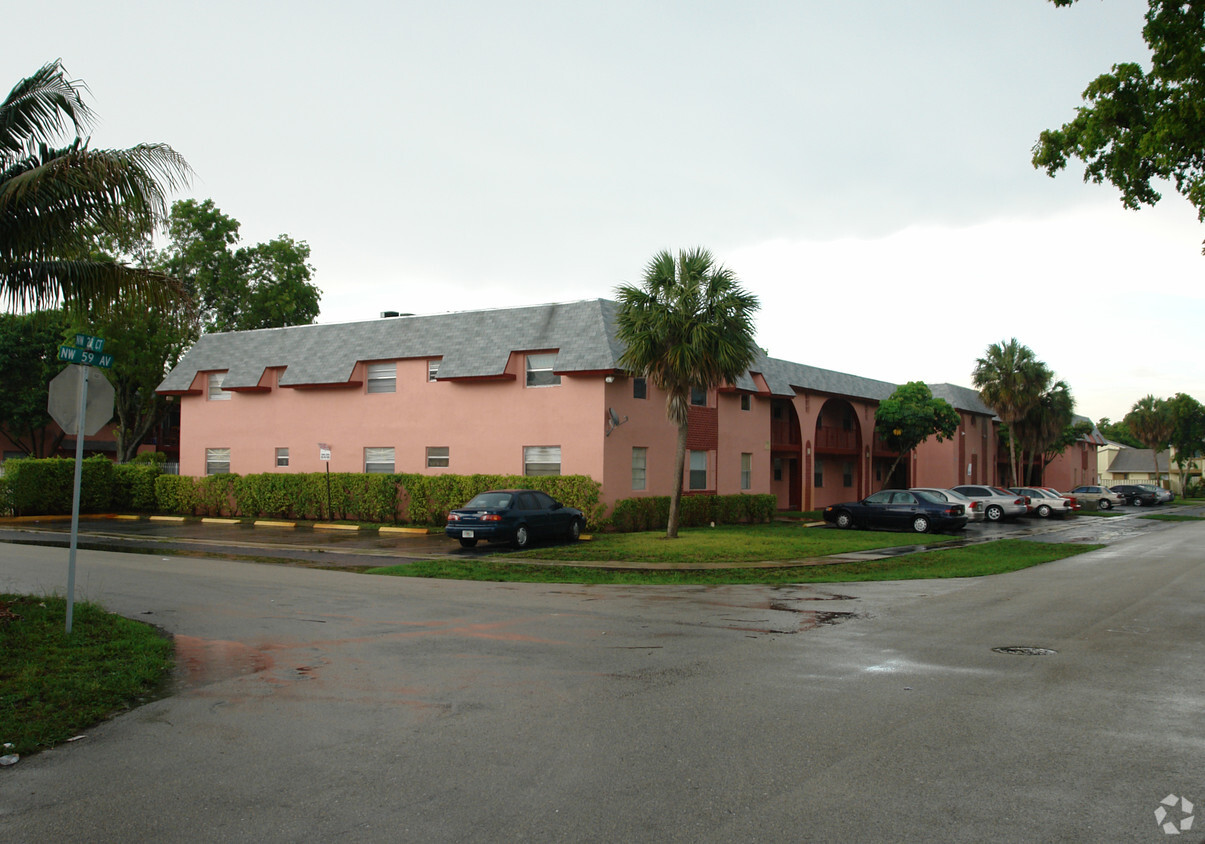 Primary Photo - York House
