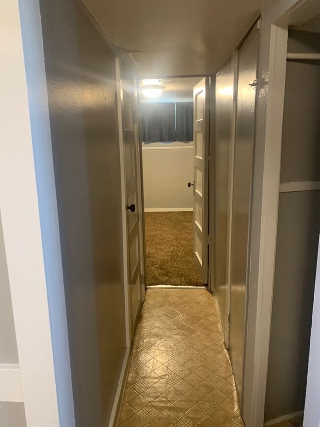 Building Photo - 615 19th St