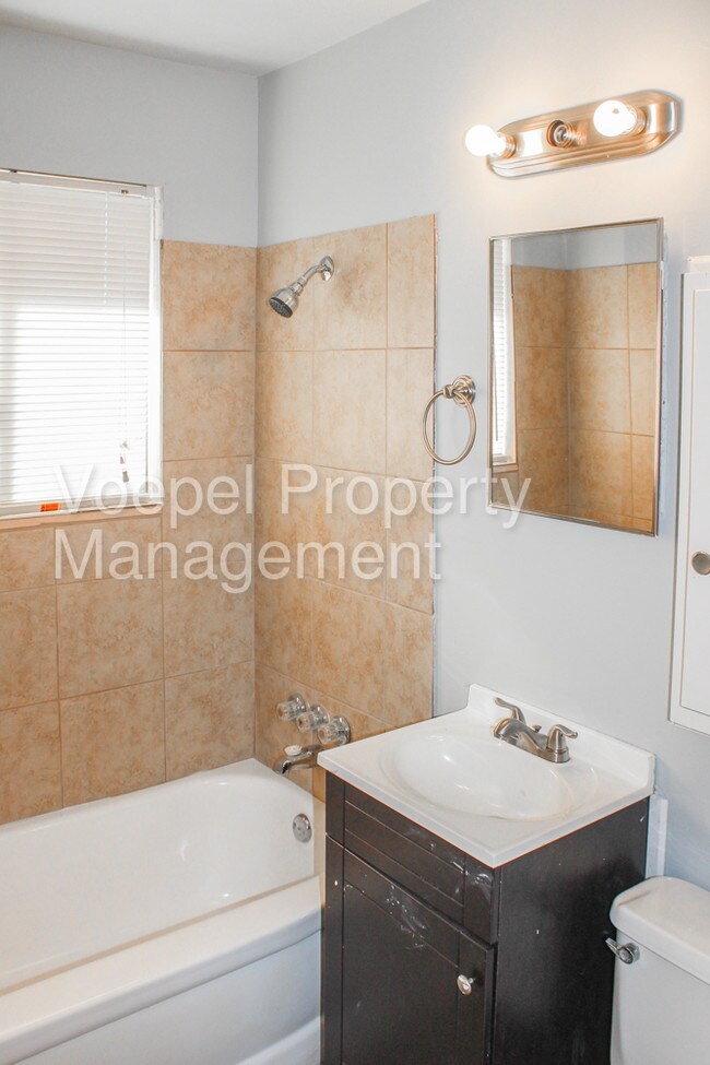 Foto del edificio - 15212 Bellaire Ave