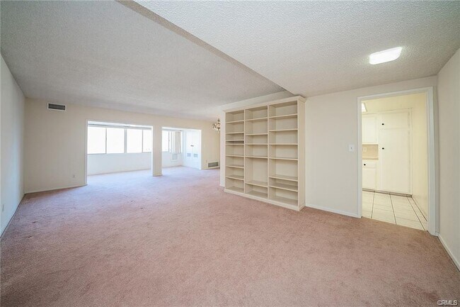 Building Photo - 10400 Downey Ave