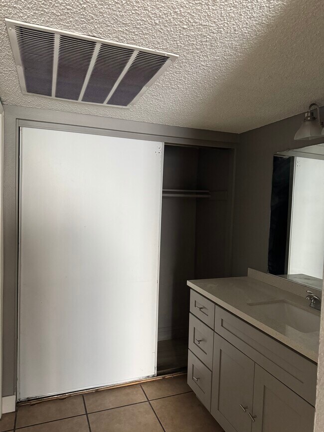 Foto del edificio - 23244 Orange Ave