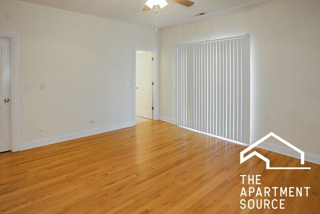 Foto del edificio - 3827 N Southport Ave