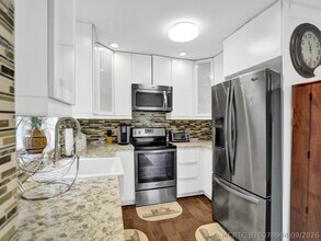 Building Photo - 340 Orange Tree Dr