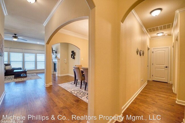 Foto del edificio - 3 br, 2 bath House - 9432 Oak Forest Lane