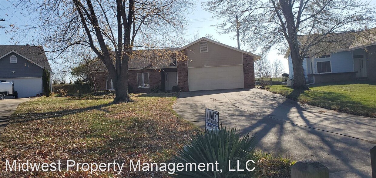 Primary Photo - 3 br, 2 bath House - 1511 S Azalea Dr