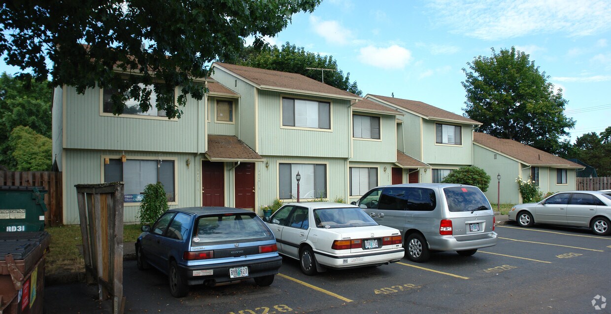 Building Photo - 4020-4028 Campus Loop NE