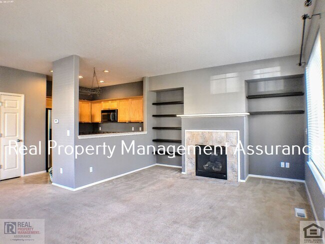 Foto del edificio - Charming 3BR / 2.5BA Corner Unit Home in A...