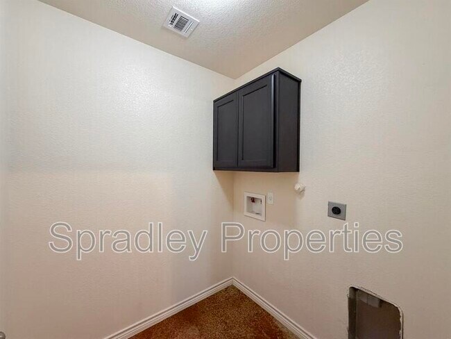 Building Photo - 1513 Vani Ct