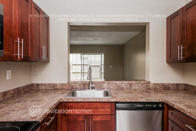 Foto del edificio - 9489 Palm Cir N