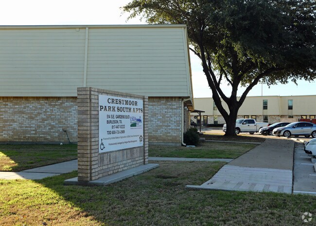 Building Photo - Crestmoor Park South